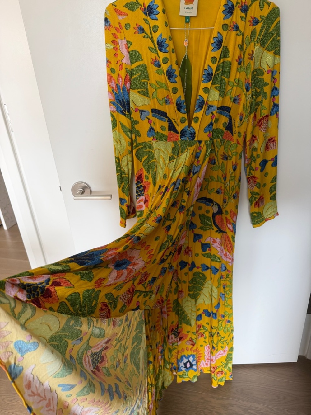 FARM Rio summer Garden Yellow Floral V-Neck Long-Sleeve Maxi Dress NWT - Picture 9 of 10